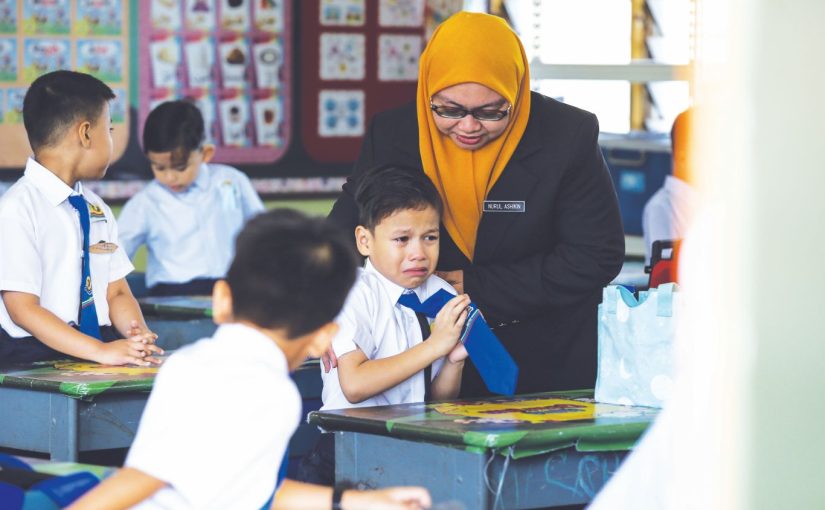 Guru Honorer VS Sistem: Pahlawan Pendidikan yang Terus Diuji Kesabarannya